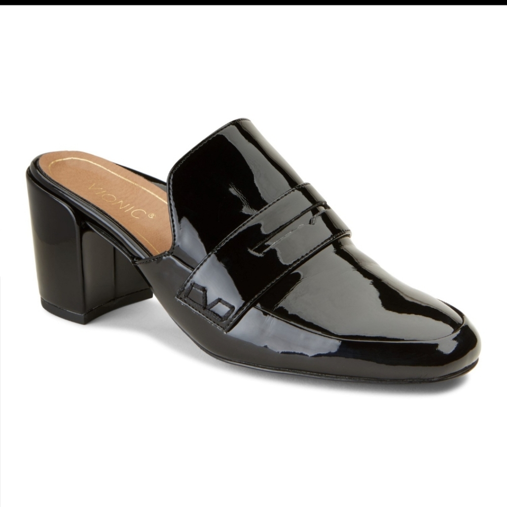 NWOT Vionic patent block heel mules